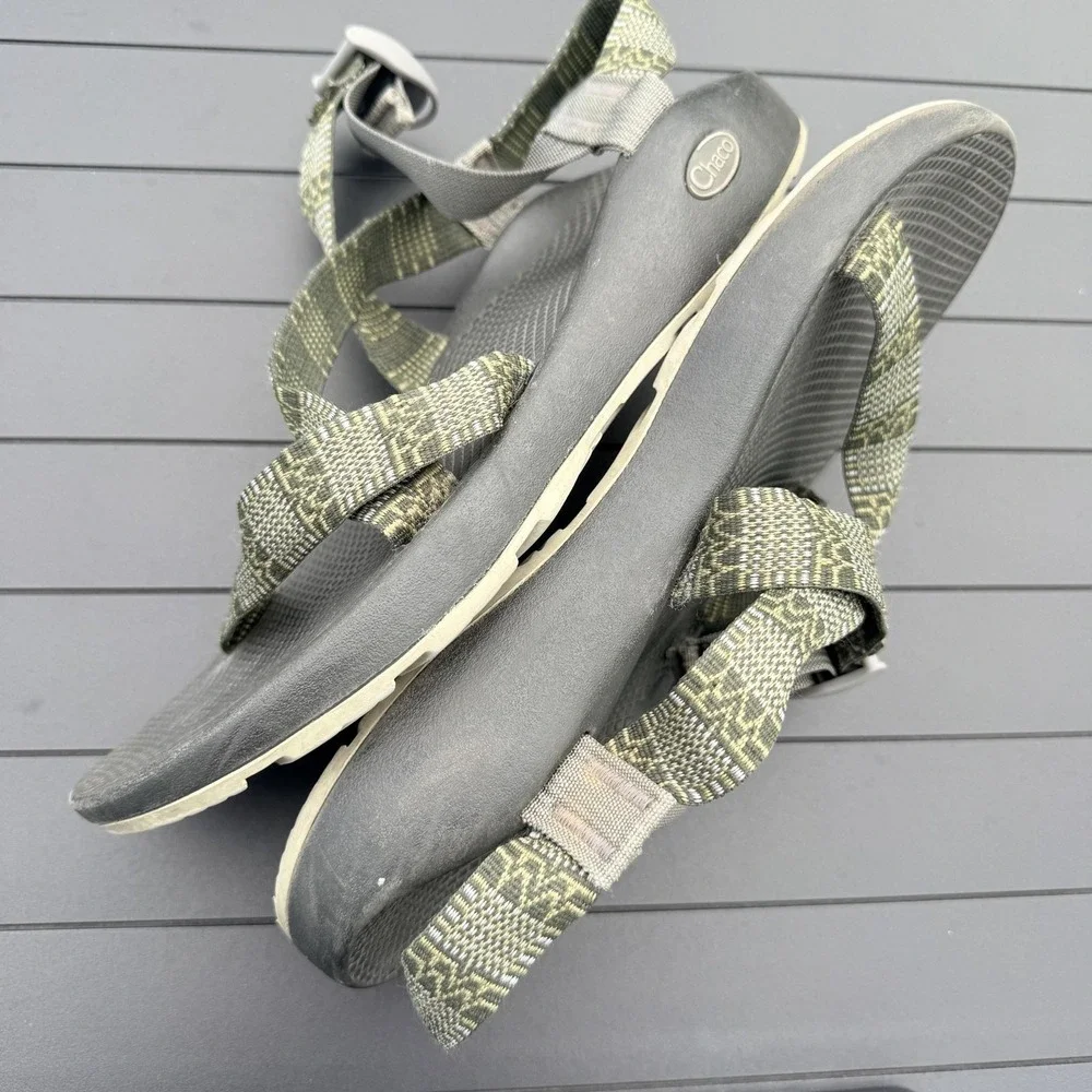 Chaco Shoes Mens Size 11 Gray Strap Sandals Adjustable Buckle Hiking Outdoor